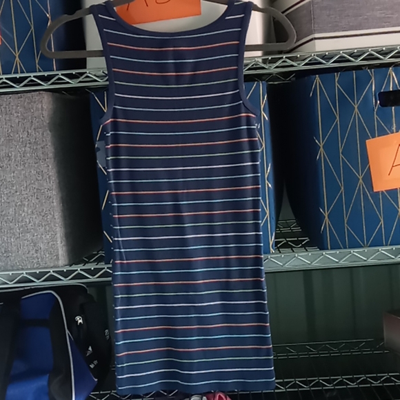 Women's tank size small (4-6) - Picture 2 of 2